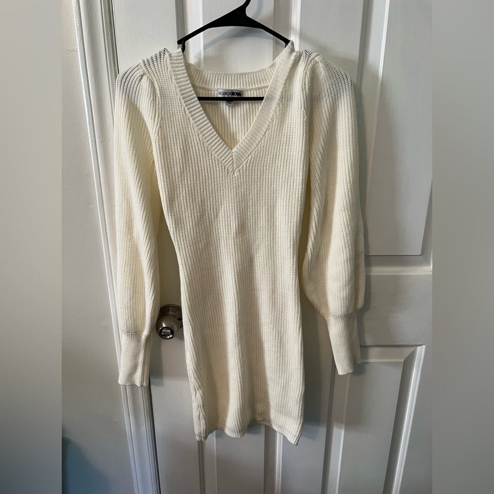 Fashion Nova White V-Neck Sweater Knit